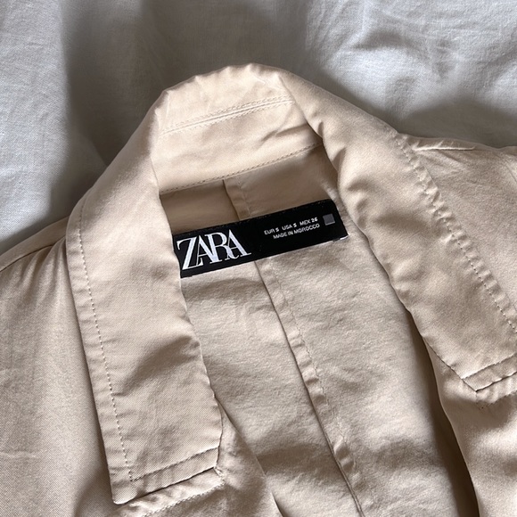 Zara Flowy Trench Coat - Picture 2 of 2